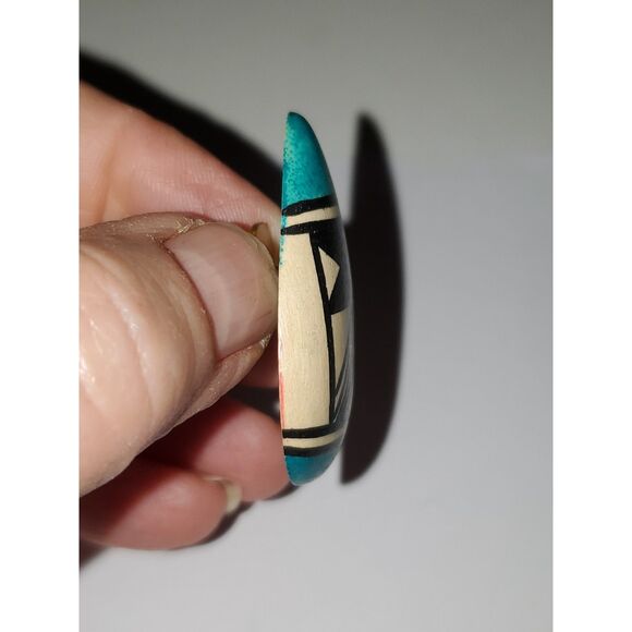 A Pair of Painted Wooden Earrings Southwestern Native American Pattern Pierced - Picture 10 of 13